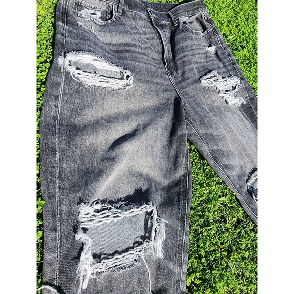 American Eagle Comfort Stretch Capri Black Wash Distressed Ripped Shorts Size 16 - Picture 2 of 9